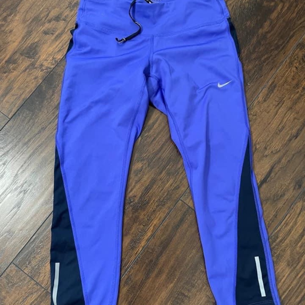 Nike crops